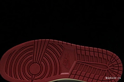 Room Home Trophy Low Jordan 1 OG Retro 1029